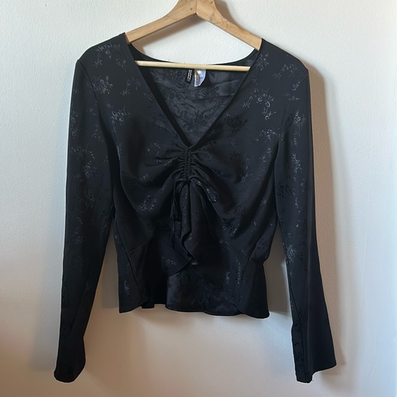 Floral embossed blouse - Picture 1 of 2